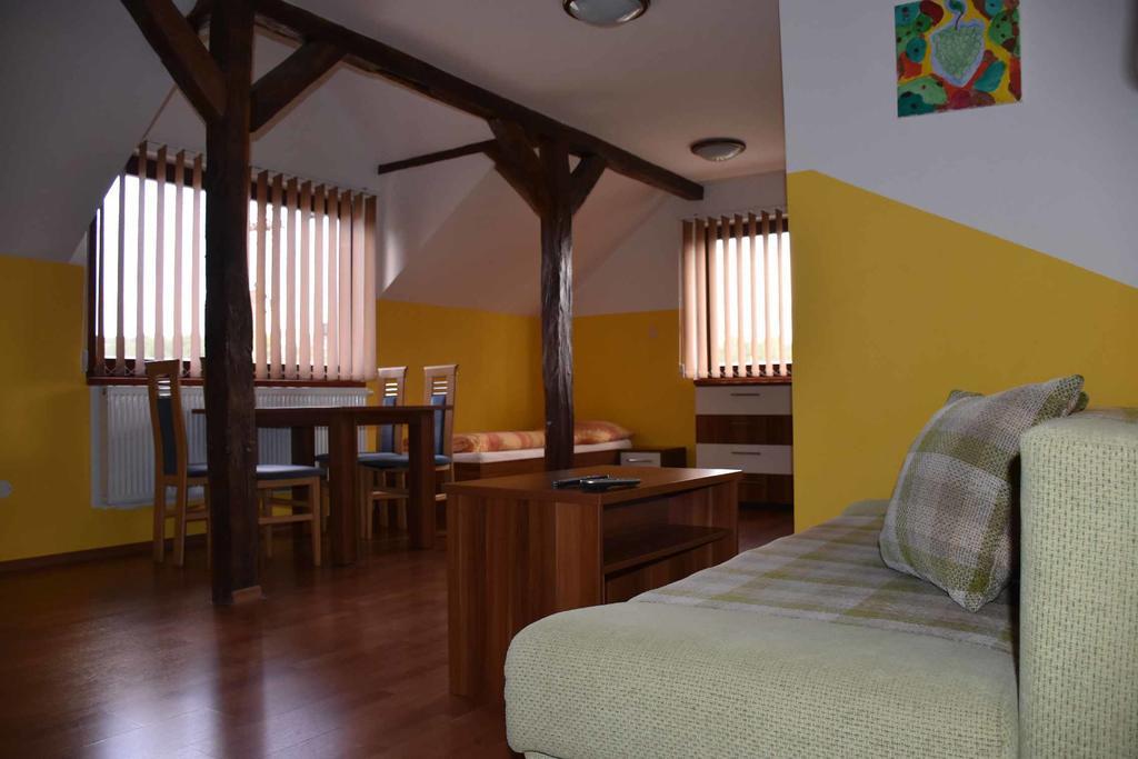 Penzion U Holuba Hradcovice Luaran gambar
